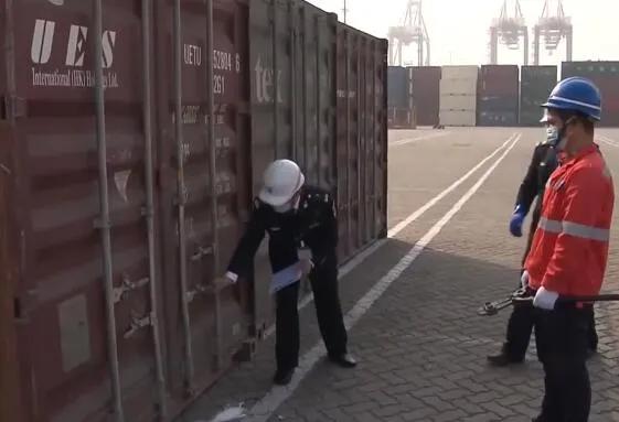 <a href='http://m.taoyyy.net' title='危險(xiǎn)品運(yùn)輸' >危險(xiǎn)品運(yùn)輸</a>